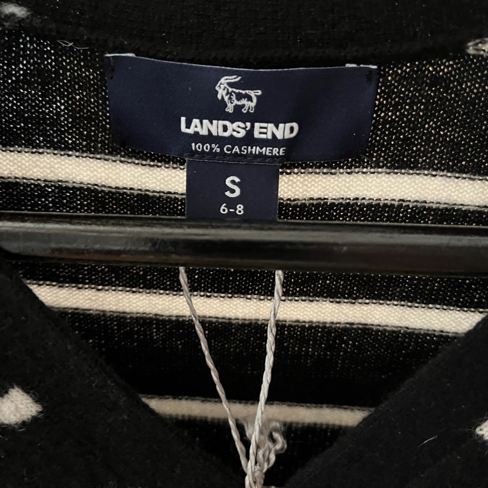 NWT CASHMERE Lands' End women Black and White V-Neck Sweater - Picture 3 of 8